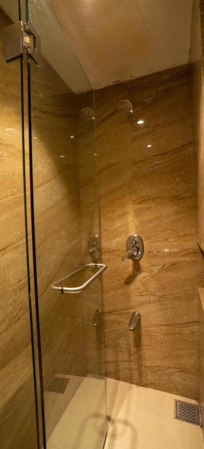 Pinnacle Grand Hotel Ahmadabad Zewnętrze zdjęcie