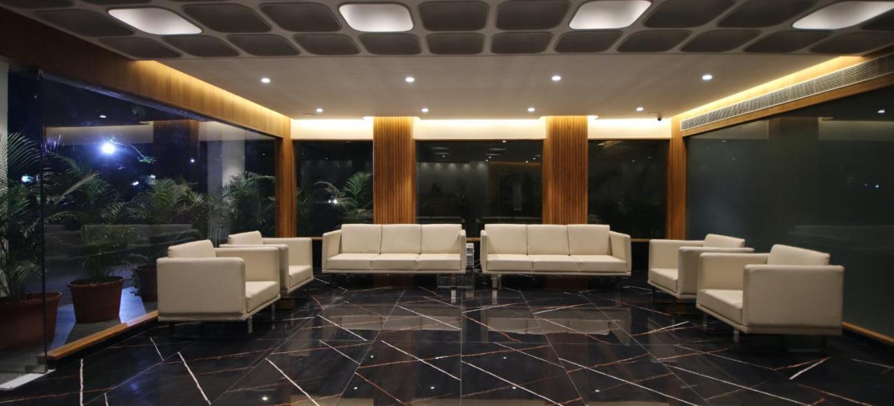 Pinnacle Grand Hotel Ahmadabad Zewnętrze zdjęcie