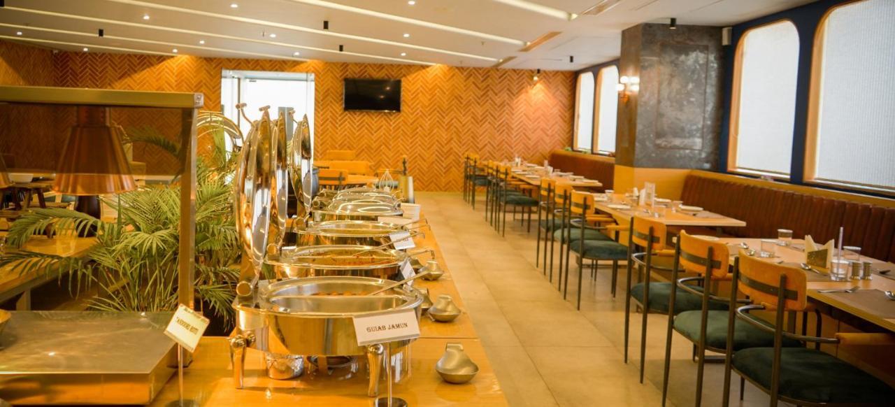 Pinnacle Grand Hotel Ahmadabad Zewnętrze zdjęcie