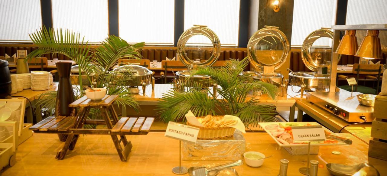 Pinnacle Grand Hotel Ahmadabad Zewnętrze zdjęcie