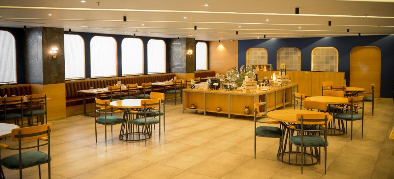 Pinnacle Grand Hotel Ahmadabad Zewnętrze zdjęcie